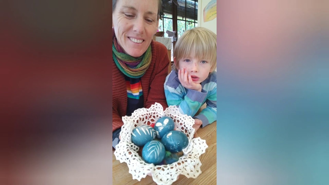 Eggs naturally dyed with Red Cabbage Leaves tutorial