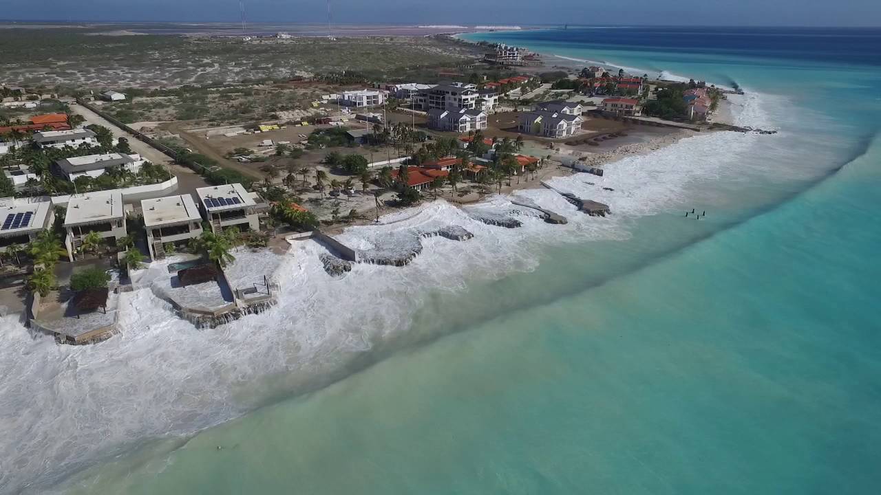 Tail of Storm Matthew Bonaire