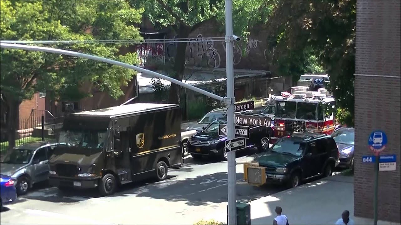 FDNY RESCUE 2 BROOKLYN (HEAVY HORN & SIREN) EPIC!!!!