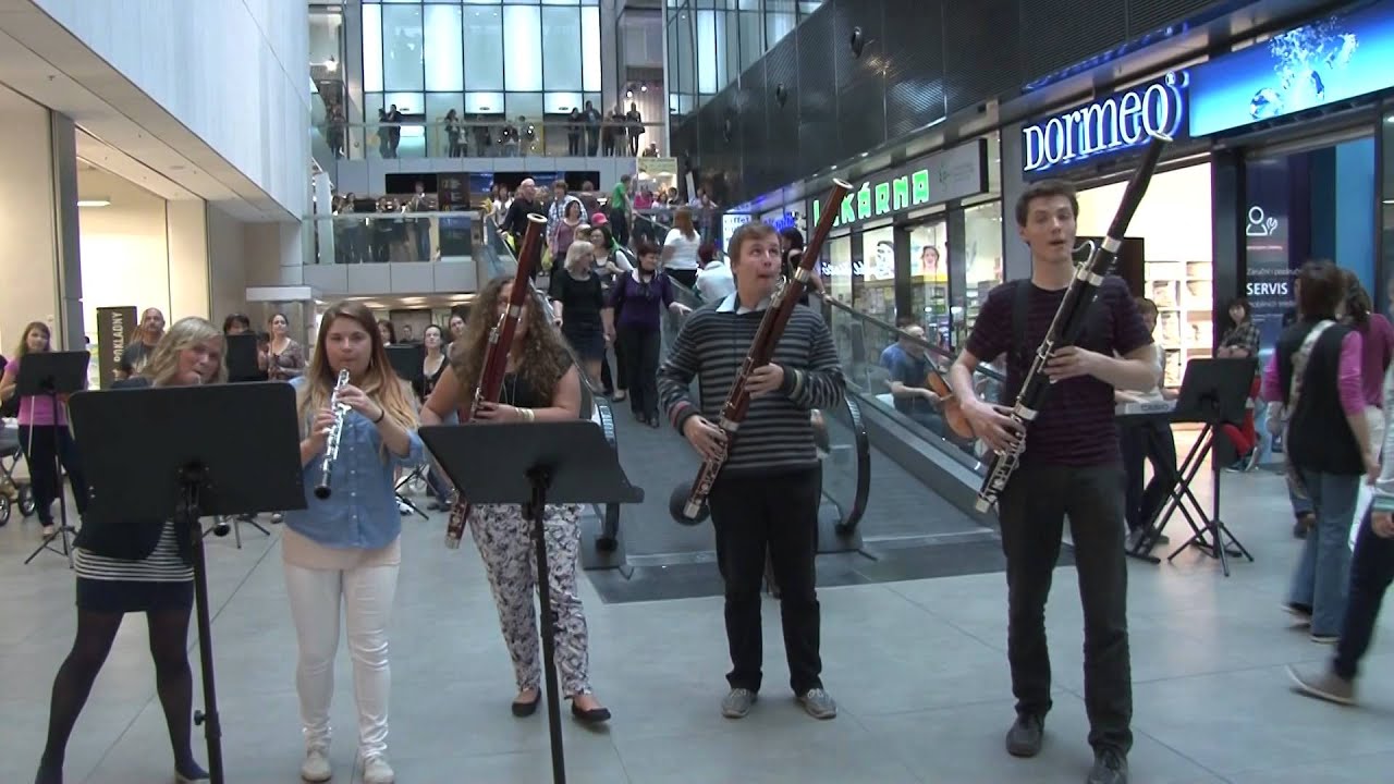 Adele: SKYFALL FLASH MOB - Moravskoslezská Sinfonietta [official video]