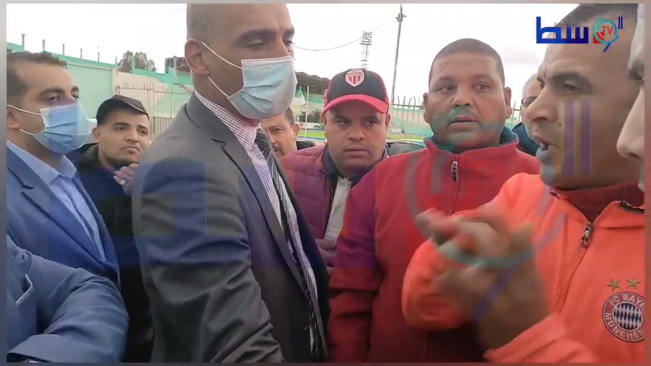 سريع غليزان.. والي ولاية غليزان في حوار مع أنصار السريع ويستمع لإنشغالاتهم ومطالبهم..: