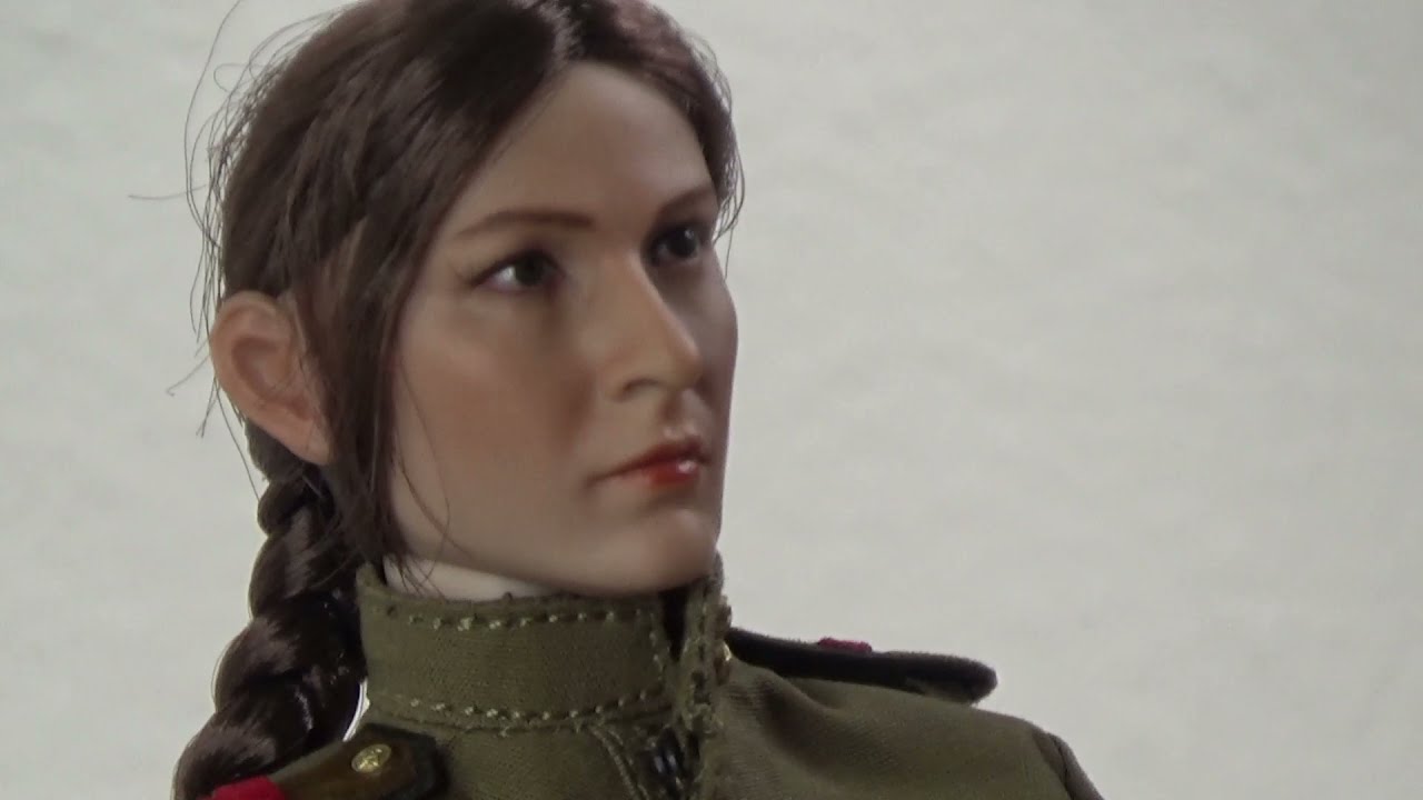 Unboxing the 1/6 scale WWII Soviet Medic action figure