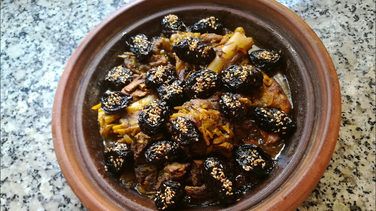 طاجين ديال بيبي او لاداند بالبرقوق بمذاق اللحم ماتفرقوش بيناتهوم كيجي اكثر من رائع