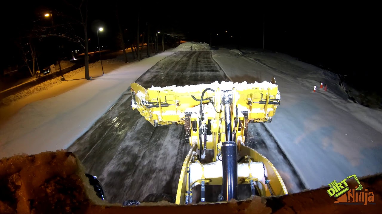 Cat 926M and MetalPless Snow Plow Pushing Wet Heavy Snow