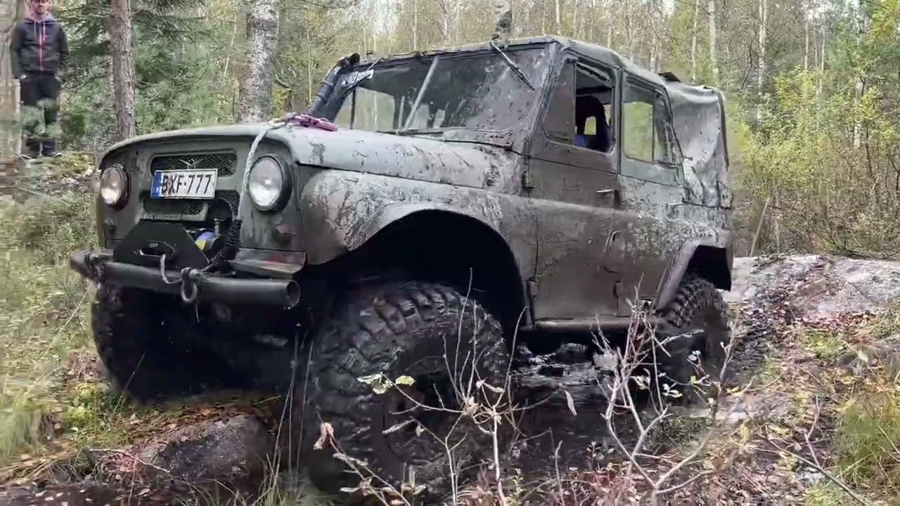 Jeep, UAZ and K5 blazer at Kulmakorpi offroad park Finland