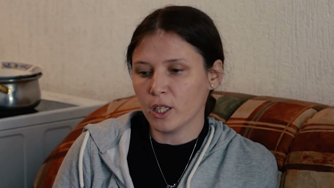 Ridvan Ramushi  nga komuna e Gjilanit po hyn në shtëpi të re.