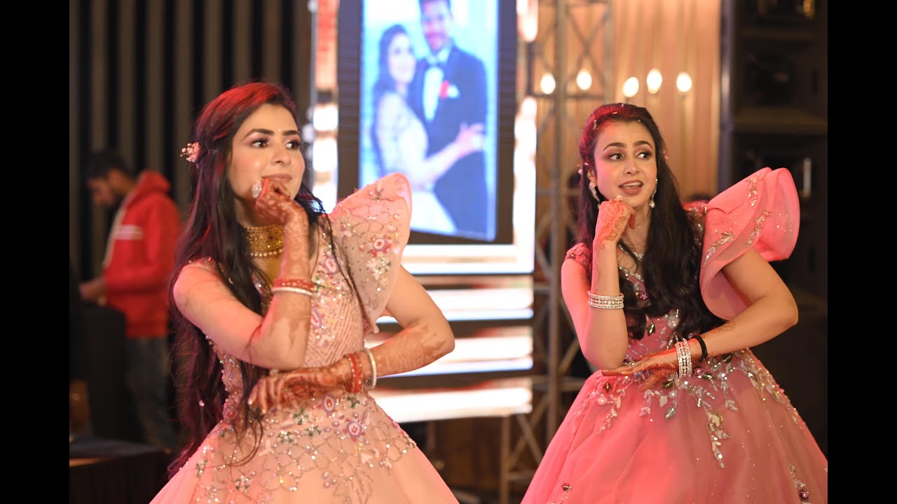 Indian Wedding Dance By Bride & Bride's Sister | Emotional & beautiful Engagement dance.