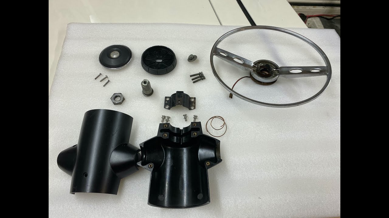 Sunbeam Alpine Series III-V:  Adjusting and dismantling the steering column.