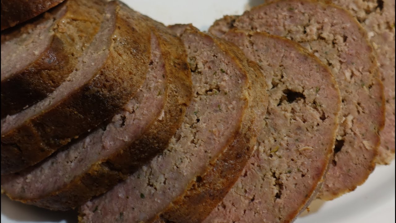Polpettone. Un grande piatto freddo, realizzato con la stessa ricetta dell'impasto delle polpette.