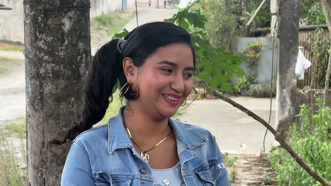 La Hermana de Chocolate le canta al vi3jito Hermanos Carrion Viejito de 80 años y  la morena de 15