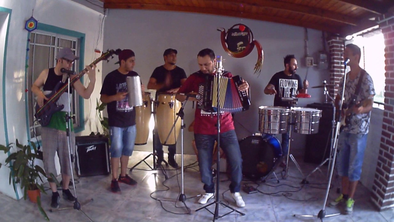 Cumbia Sampuesana/Cumbia Cienaguera - Ron & Velas.