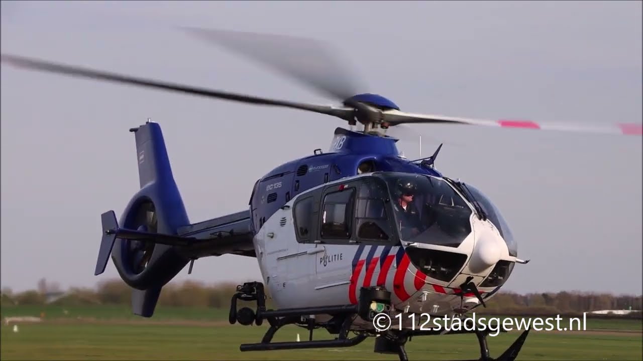 Politieheli PH-PXB vertrekt vanaf Midden Zeeland