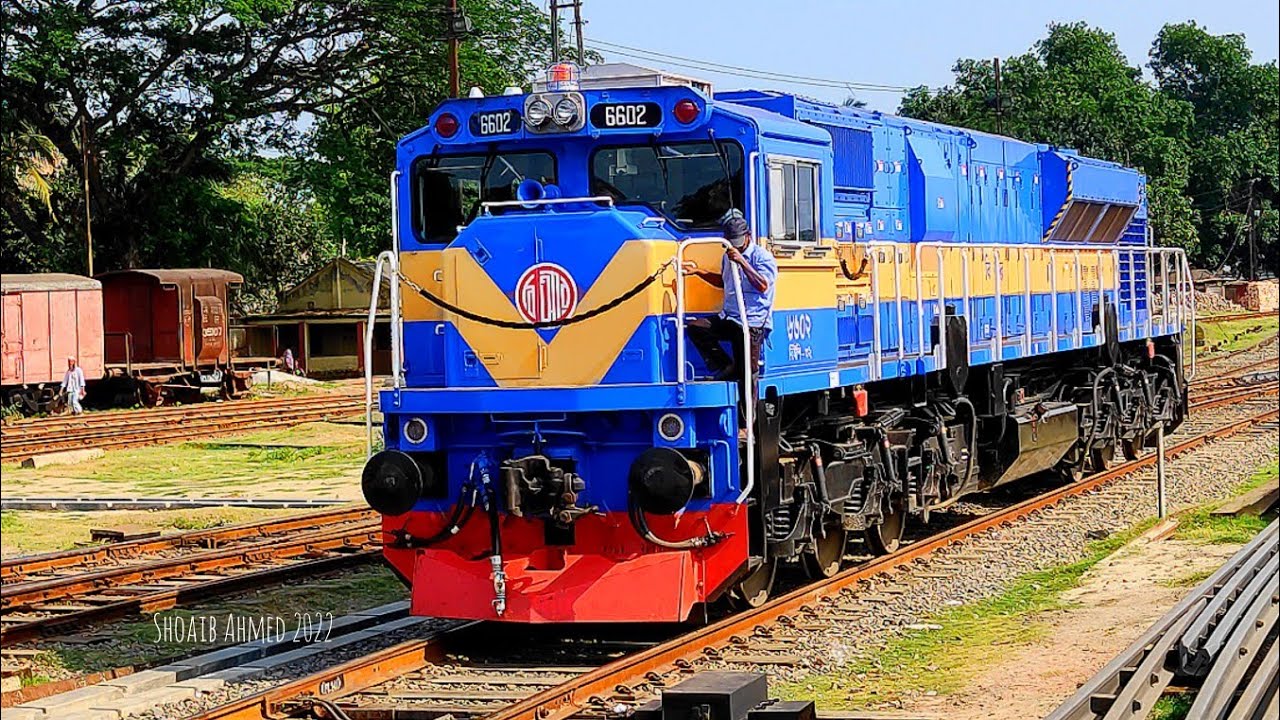লোকোমোটিভের ব্যাস্ততা USA made Loco EMD GT42ACL 6602 & 6608 Locomotive on Yard Action at Ishwardi JN