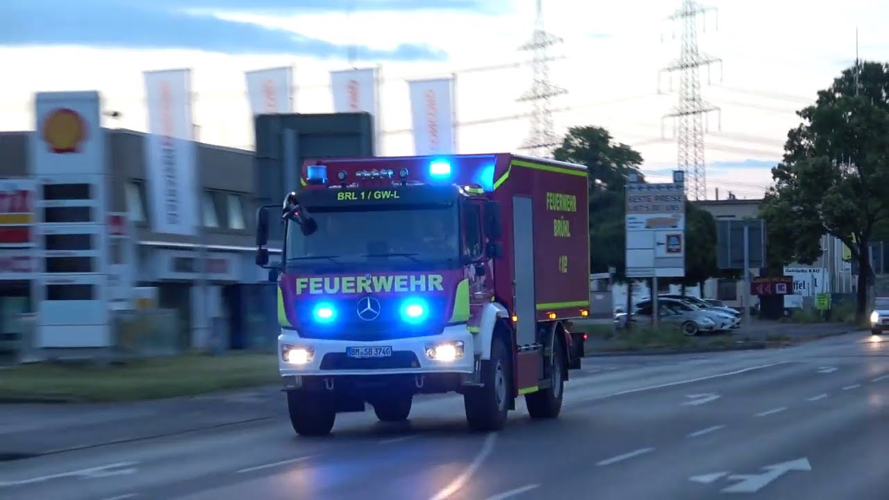 HLF 20 + GW-L 2 + PTLF 4000 + RTW Freiwillige Feuerwehr Brühl