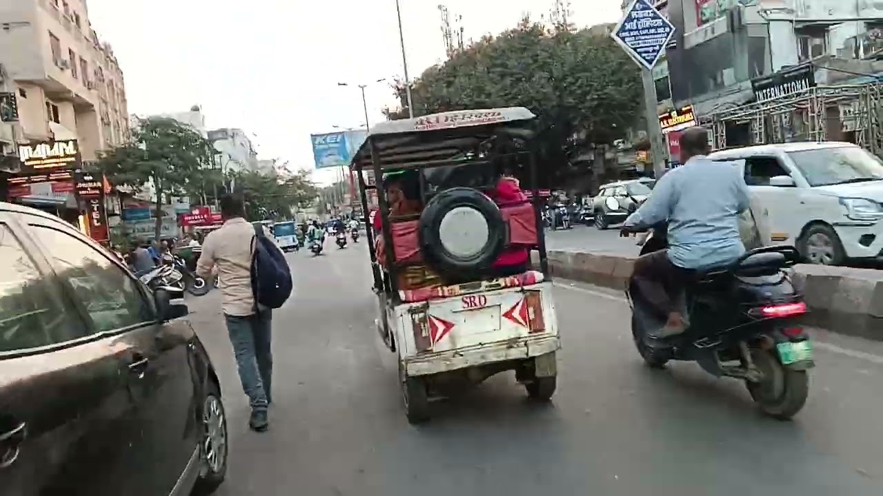 Going to the Charbagh from  aminabad medicine market video।।