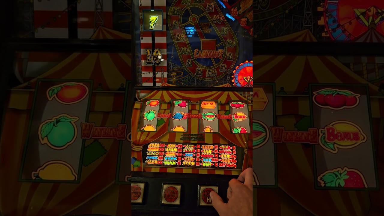 Last plays on fun house before it gets swapped over for a different machine. game play with cashpot 