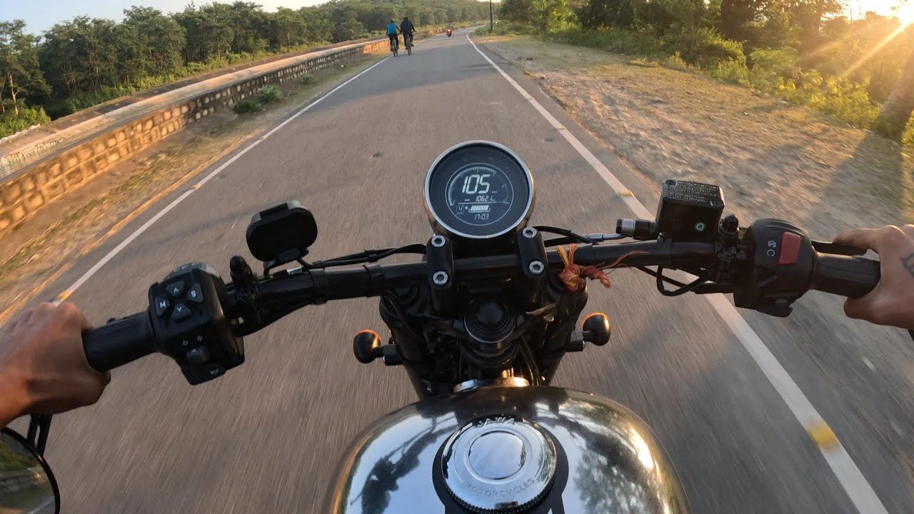 Jawa 42 Bobber Custom 😱 Looks, Sound & Ride Review | MadeGoRider”
