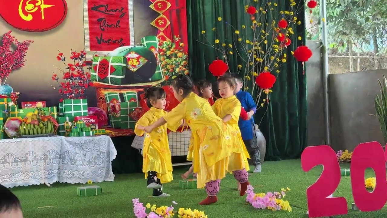 Bài múa “Bé đón tết sang” lớp MG 4T điểm Trẹo trường MN Tú Sơn
