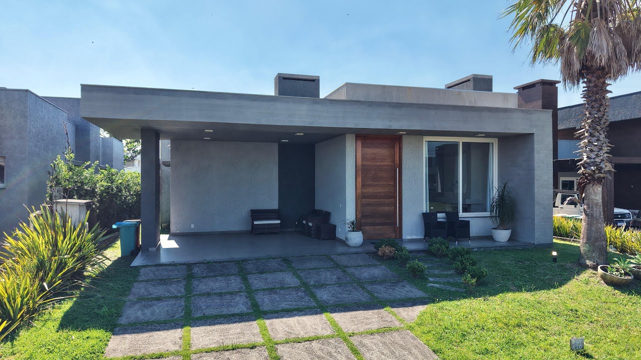 CASA MOBILIADA À VENDA NO CONDOMÍNIO DUBAI | 3 SUÍTES | Capão da Canoa | R$ 1.690.000