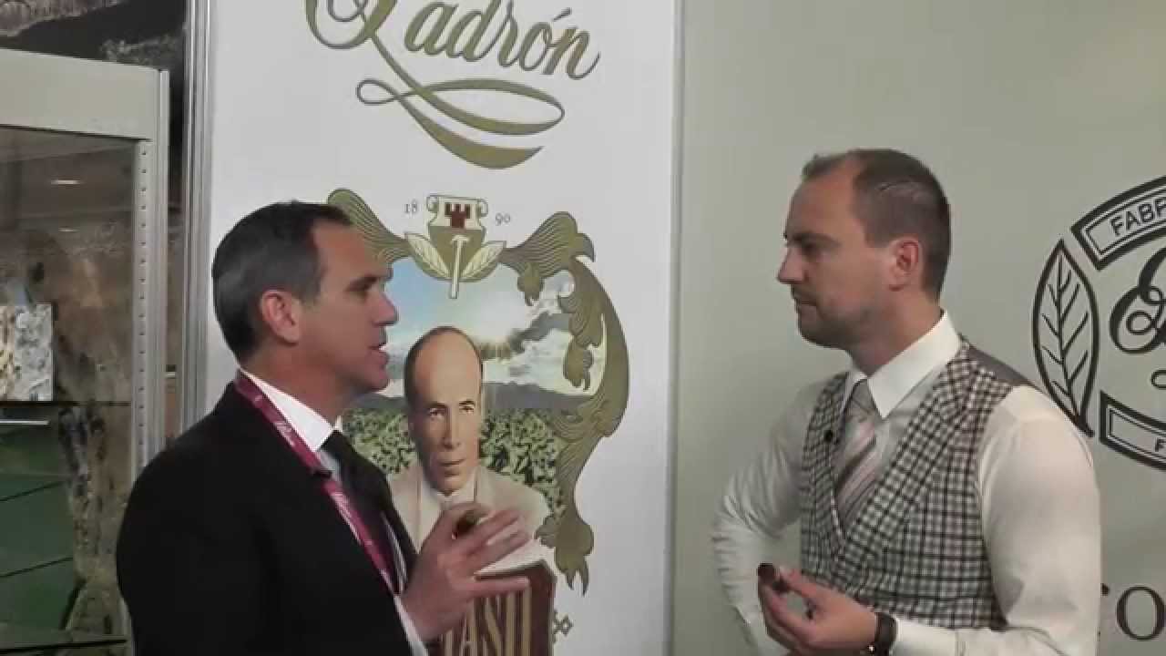 Padr&oacute;n presents the D&aacute;maso-series@Intertabac 2015