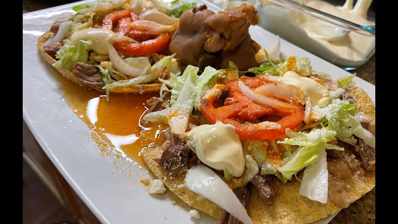 Tostadas preparadas de pierna de puerco 🐷 todos quisieron sopes 😅😂🤦🏽‍♀️👶 los niños