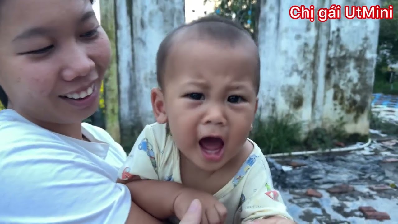 Cảnh sinh hoạt ở qu&ecirc; nh&agrave; Tư,UtMini 