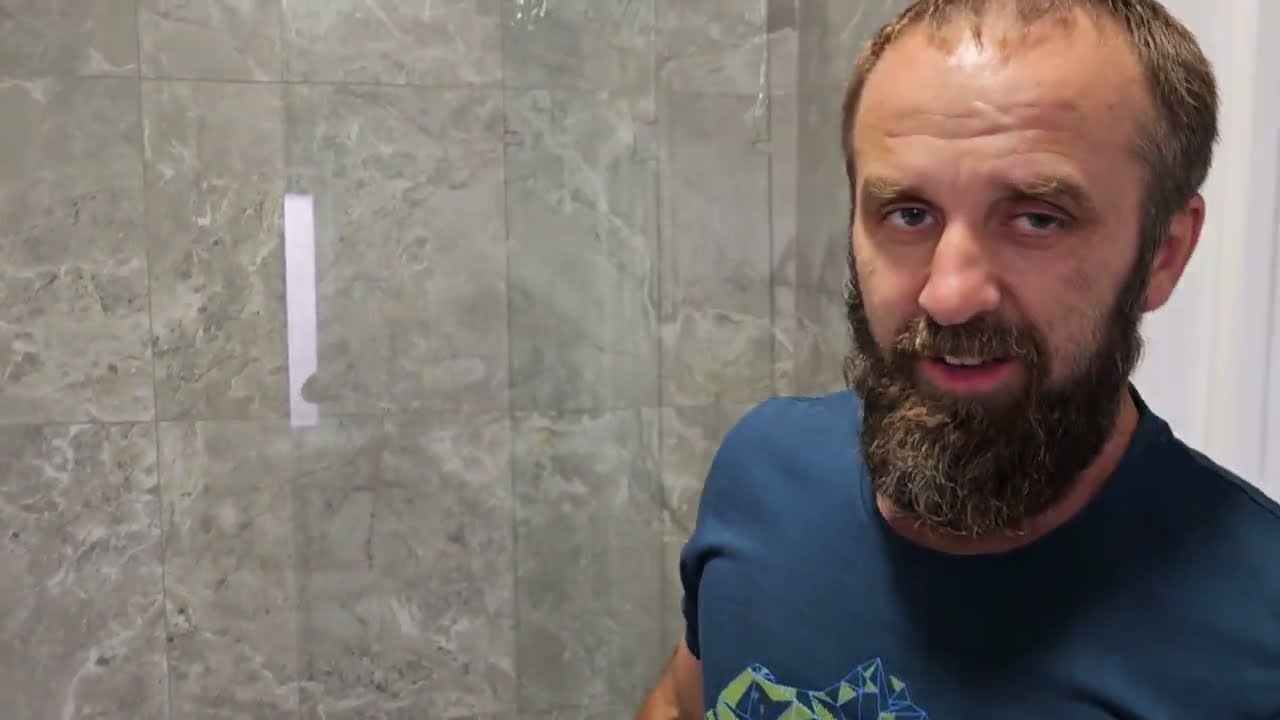 Душова кабіна з відкривними дверцятами із загартованого скла - SV Glass