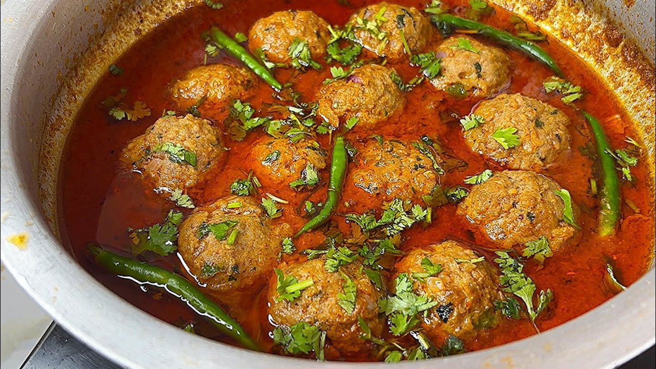 अम्मी के हाथ का कोफ़्तों का सालन खानदान में सब पसंद करते हैं | Soft Juicy Kofte Ka Zabardast Salan
