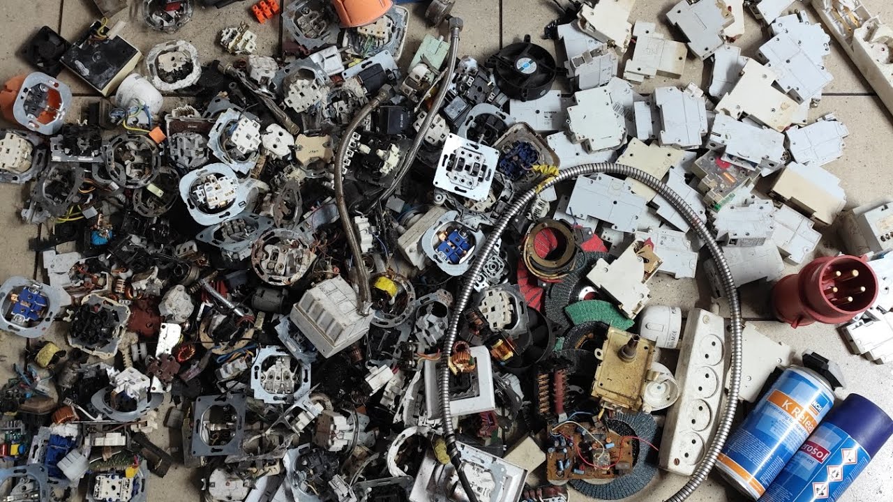DUŻO RZECZY ELEKTRYCZNYCH DO ROZBIÓRKI MIEDŹ MOSIĄDZ SREBRO