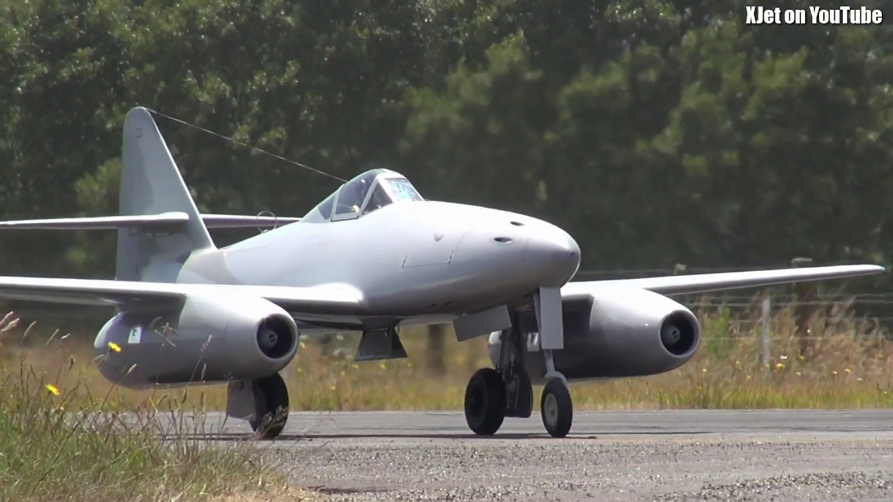 Messerschmitt Me 262 (huge twin turbine-powered RC plane)