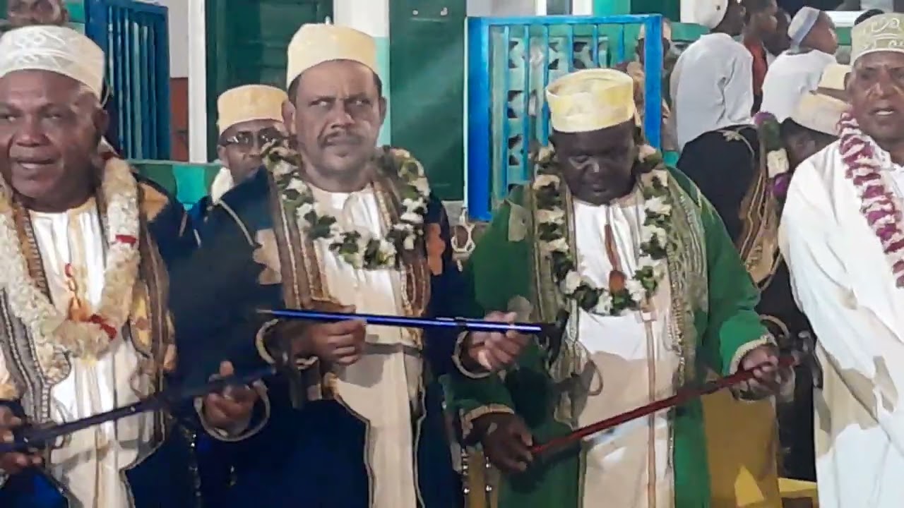 Le madjilisse de Cheik avec la fille de SAÏD Mlaraha, place Macango M'tsapéré le 24/08/2023(1)