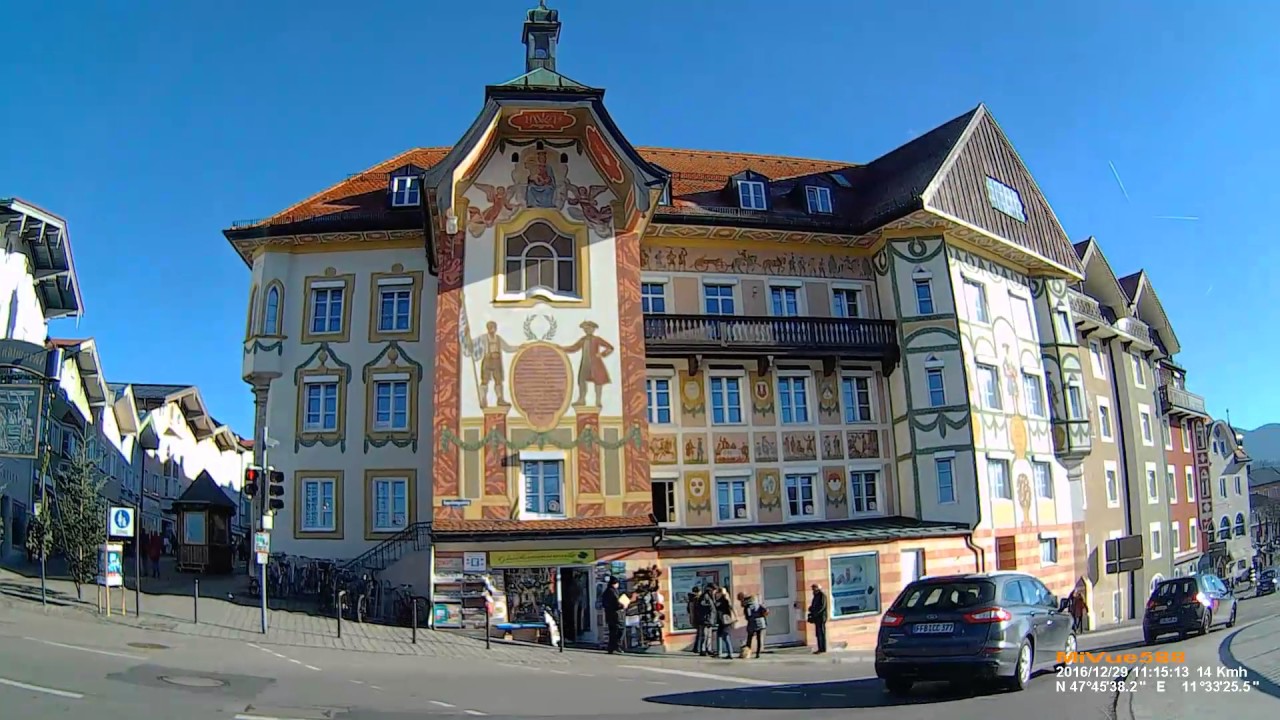 D: Kreisstadt Bad Tölz. Landkreis Bad Tölz-Wolfratshausen. Fahrt durch die Stadt. Dezember 2016