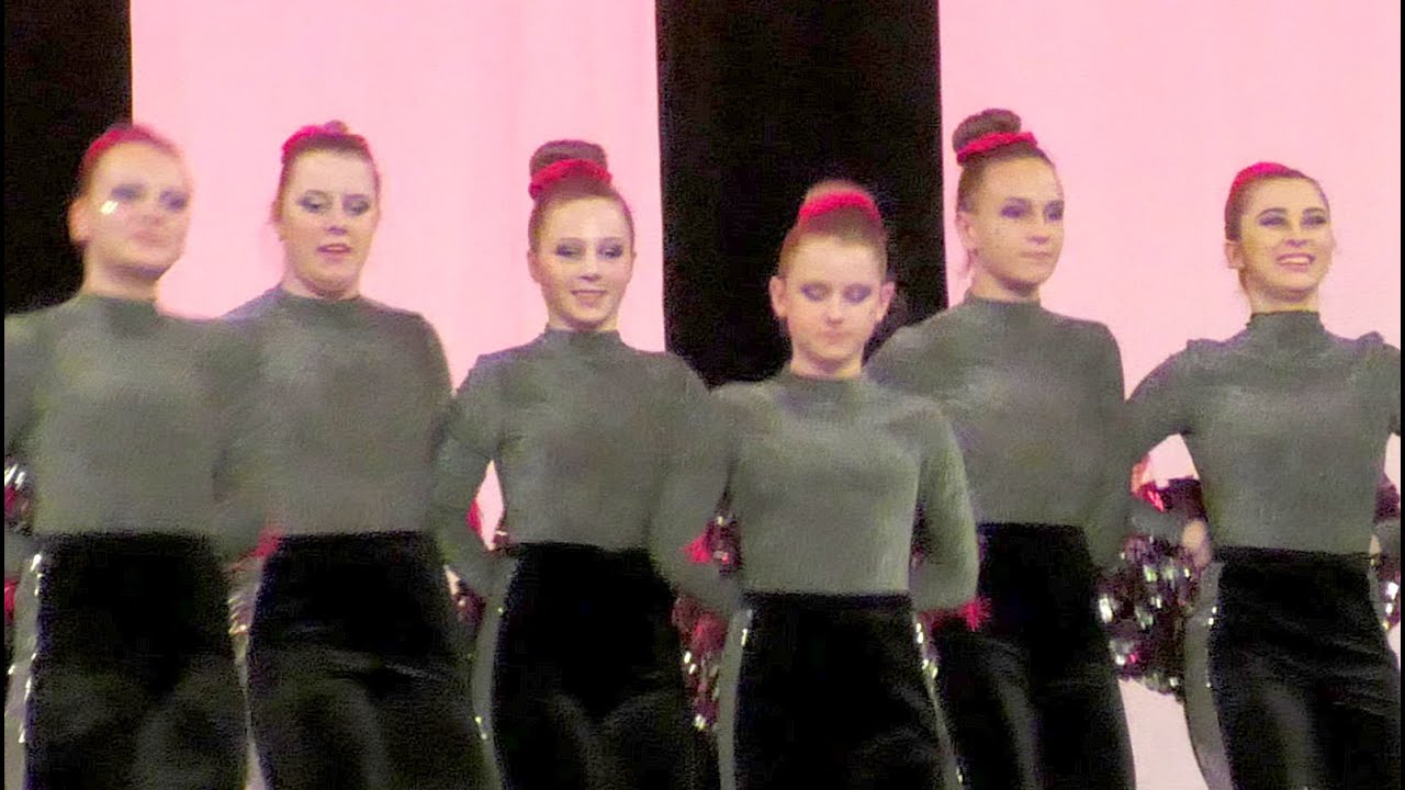 Mażoretki 'NIRO DANCE SCHOOL' - Izbicko / Majorettes /mini formation pompon senior / Parada 2023