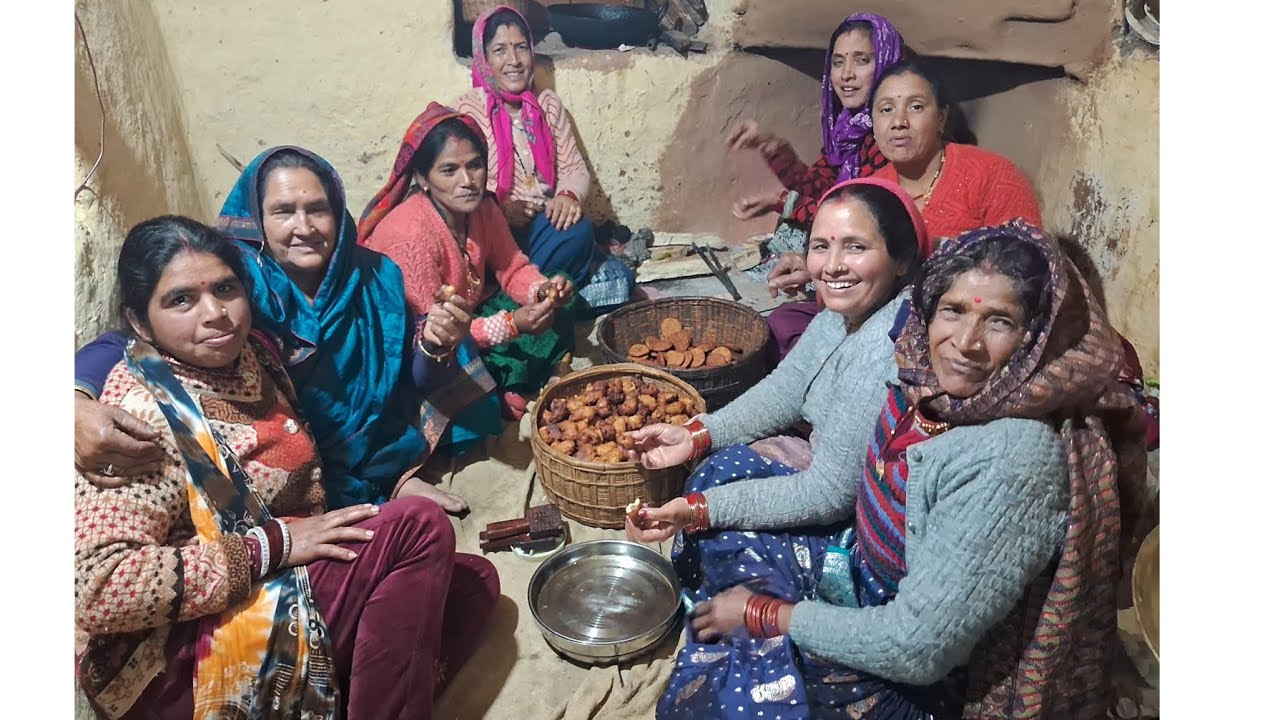 हमारे पहाड़ में कुछ इस तरह से बनाते हें पहाड़ी मिठाई अर्सा रोटाना 😋recipe vlog #beenarawatpahadi   