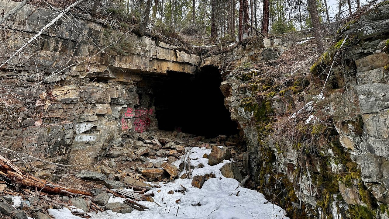 Exploring a Forgotten 1892 Railroad Tunnel in Montana