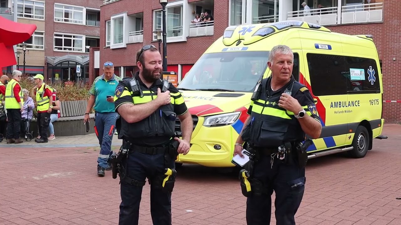 Paard het publiek in bij ring steken in Hillegom