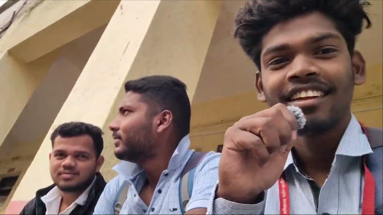 Dostu ke sath vedio check Kiya 