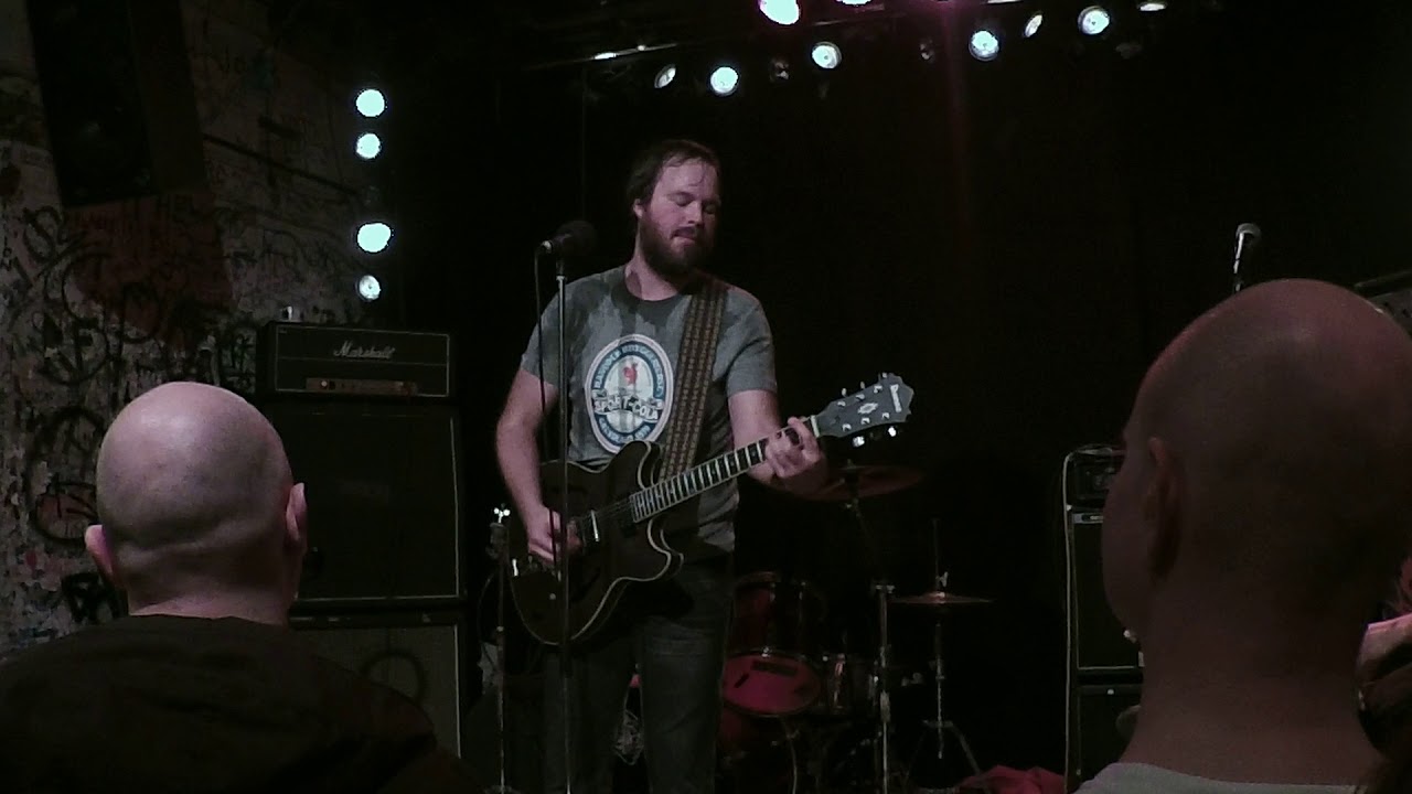 Hjelle: Fakta och nostalgi (Live på Kafé 44 i Stockholm)