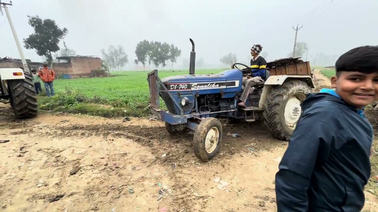 New Holland 3630 vs Sonalika 740 ki फंसी हुई ट्रॉली को निकाला