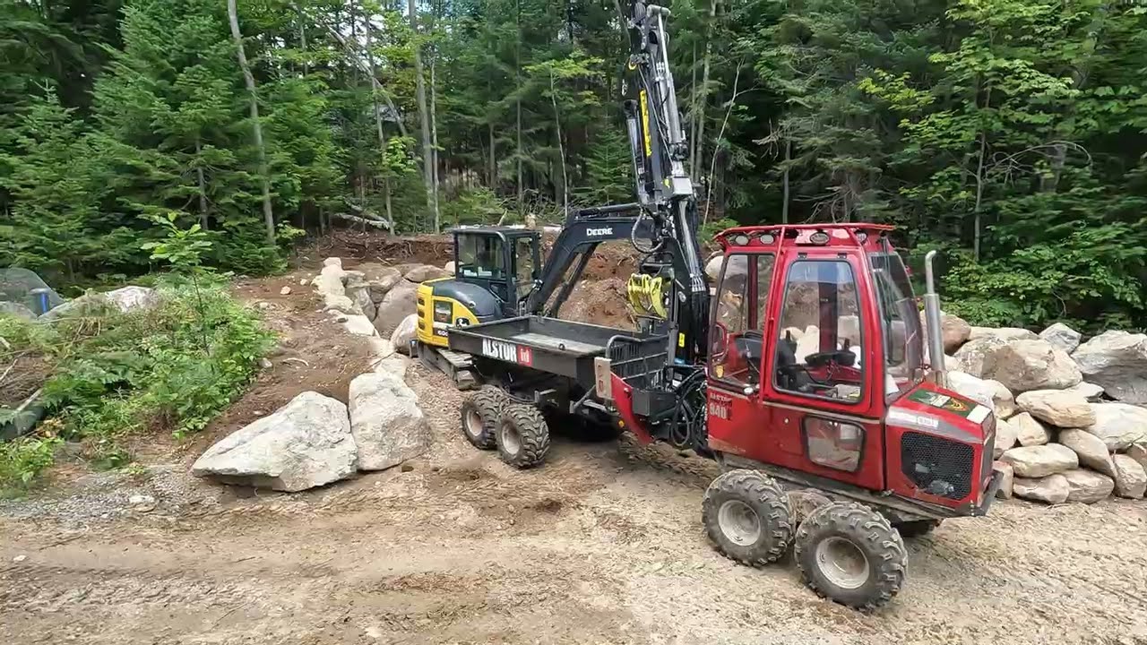 73-Une benne versante sur un transporteur forestier? Alstor Mini Dump truck!