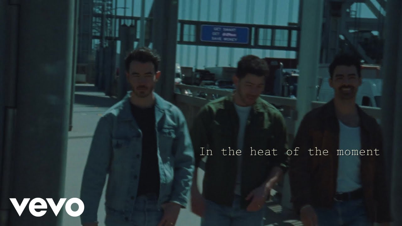 Jonas Brothers - Heat Of The Moment (Lyric Video)
