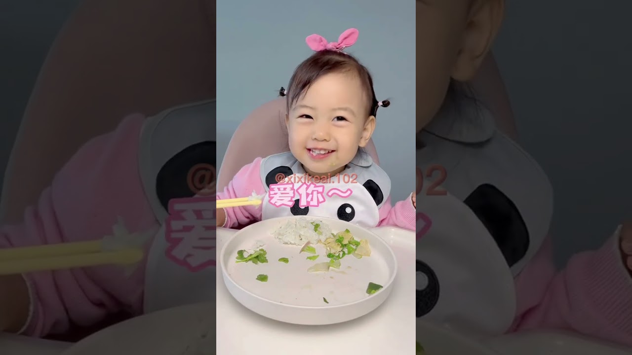 希希：爸爸不是说好只尝一口吗，我的面面呢！#宝宝吃饭 #自主进食 #萌宝小吃货 #空刻小食盒