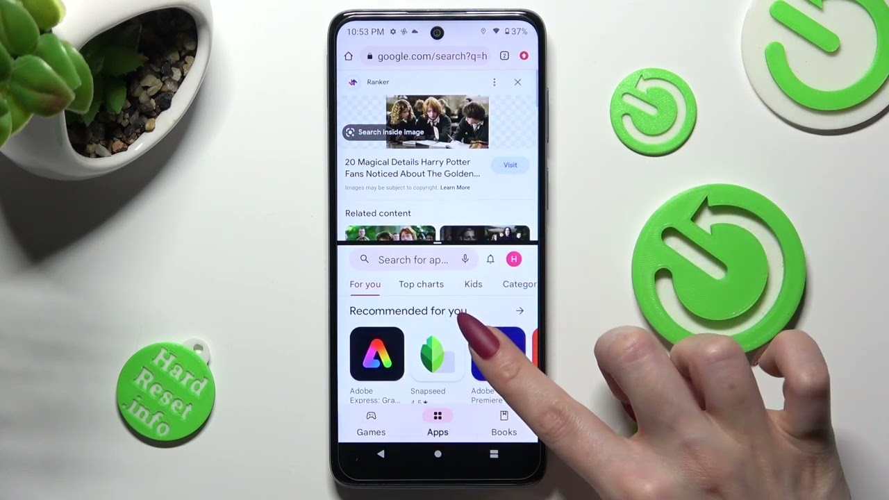 How to Split the Screen Between 2 Apps on a MOTOROLA Moto E32s