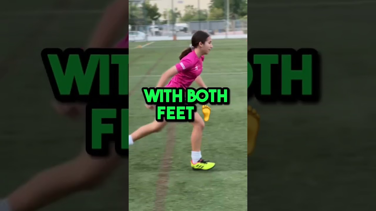 Девочки 👧🏻 делают это лучше, чем мальчики 👦🏻 #mehransdinosaurs #girlsfootball #footballmemes