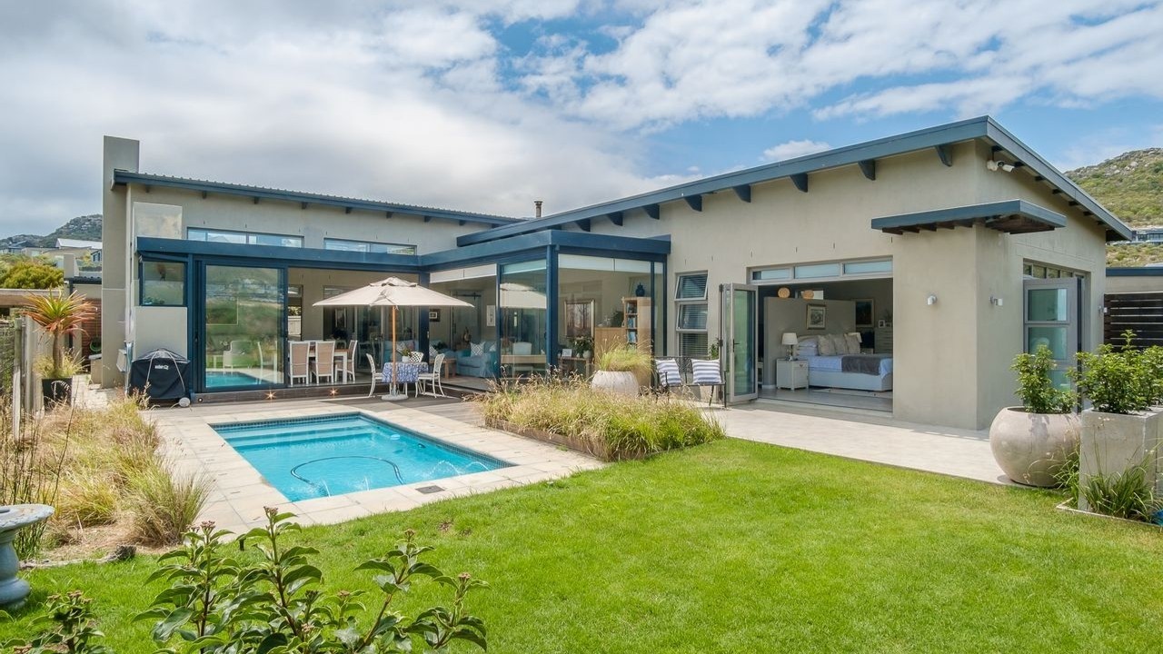 Chapman's Bay Estate | House Tour - Immaculate Designer Home