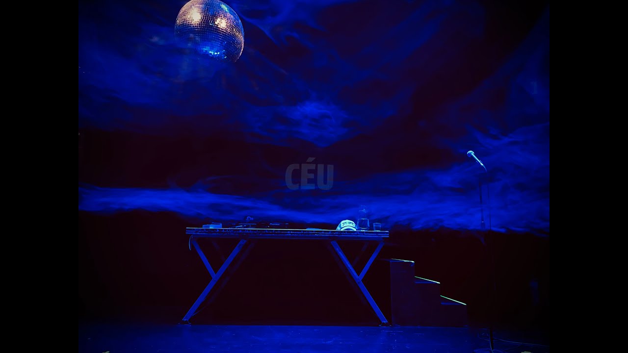 Um DJ + Um Microfone   TRAILER