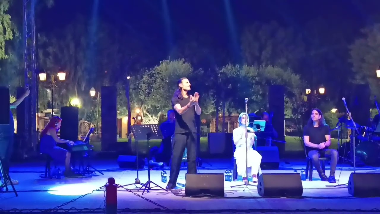 Παναγιώτης Πετράκης /Panayotis Petrakis~ Βρέχει στη φτωχογειτονιά/Vrexi sti ftochogitonia