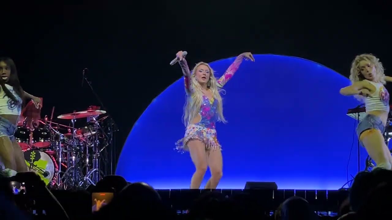 Zara Larsson - The Ambition/Make That Money Girl (Live at Midnight Sun Tour Oakland)