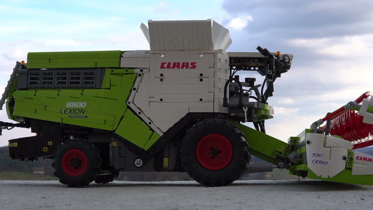 Lego Claas Lexion 8900 by Kneisibricks