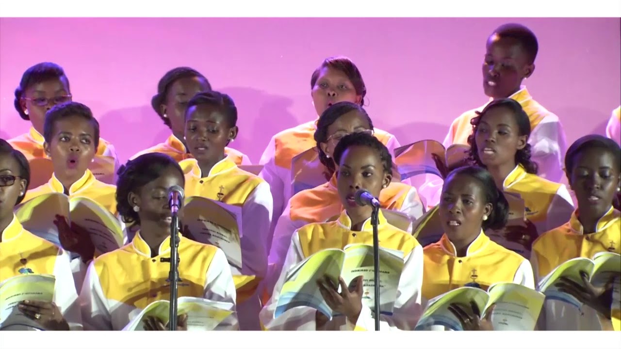 URUHANGA RW'IMPUHWE_Chorale Christus Regnat_LIVE CONCERT 2016